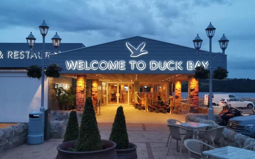 Duck Bay Hotel & Restaurant
