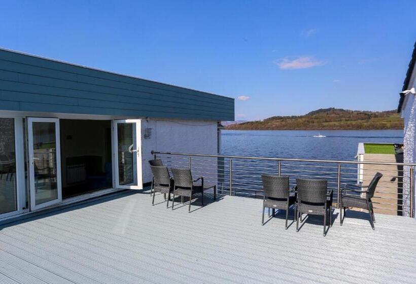 Duck Bay Hotel & Restaurant