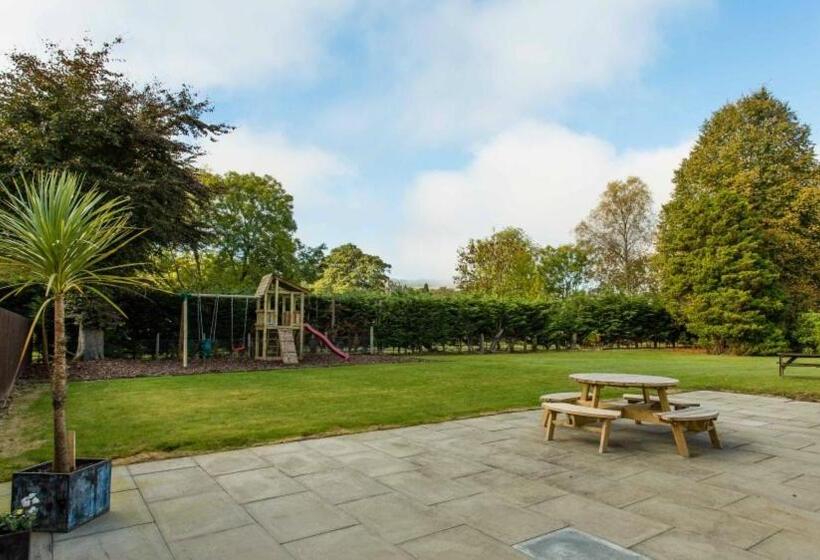 Duck Bay Hotel & Restaurant