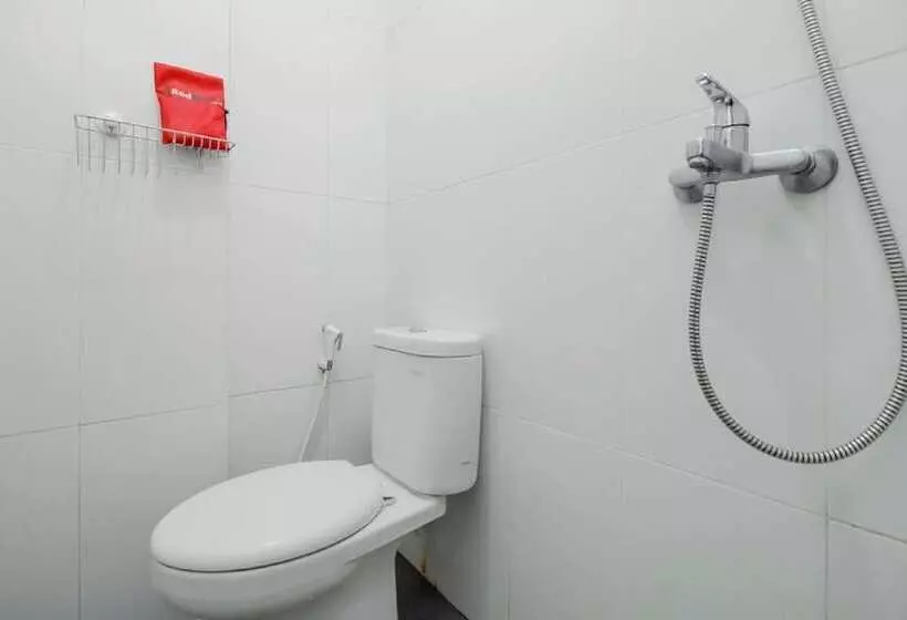 ペンション Reddoorz Near Siloam Hospital Palembang