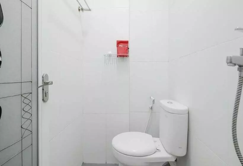 ペンション Reddoorz Near Siloam Hospital Palembang