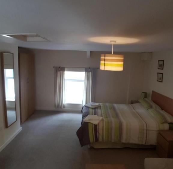 ベッドアンドブレックファースト Cross Oak Inn