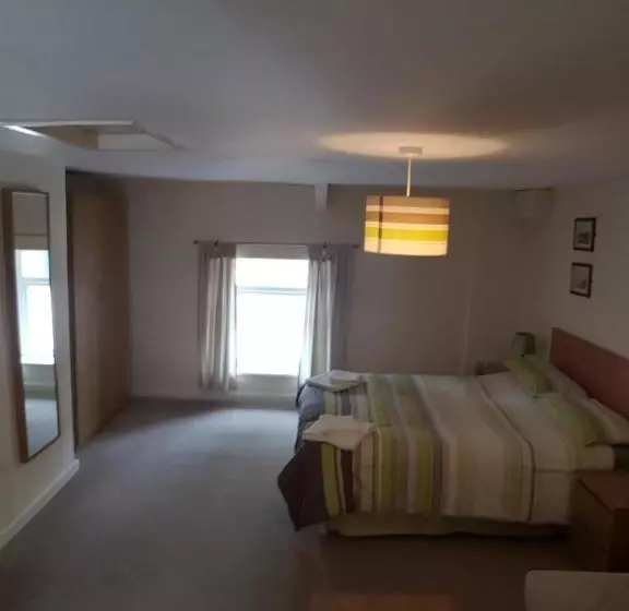 Aamiaismajoitus (B&B) Cross Oak Inn