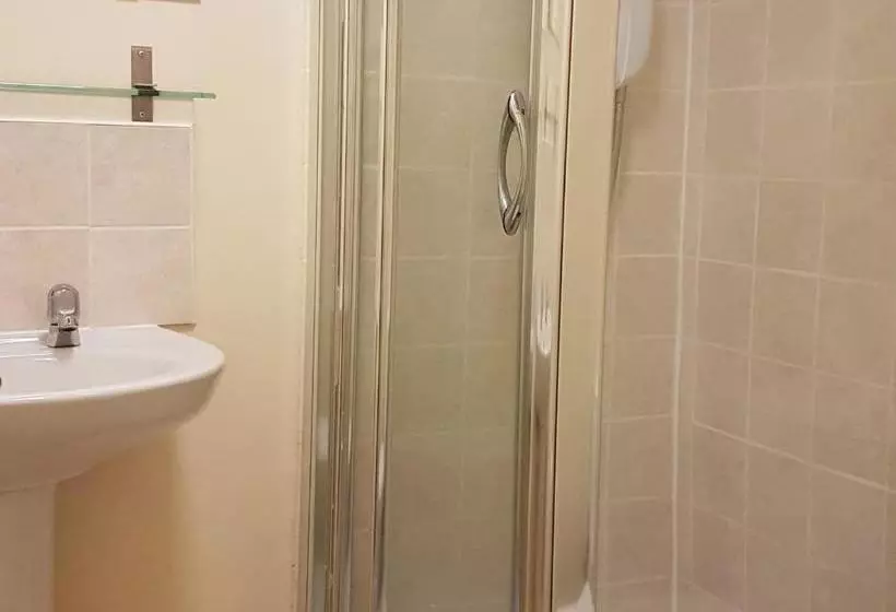 Aamiaismajoitus (B&B) Cross Oak Inn