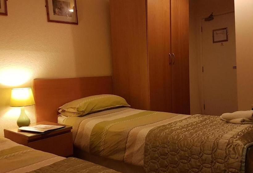 ベッドアンドブレックファースト Cross Oak Inn