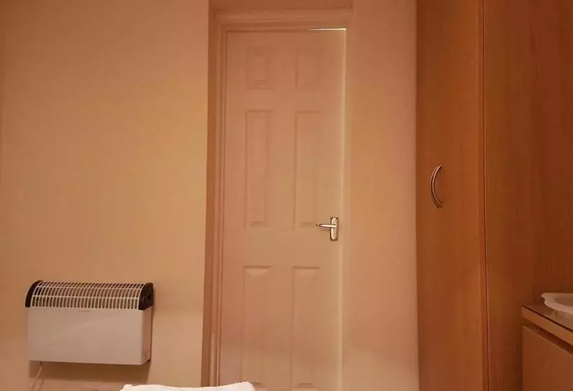 Aamiaismajoitus (B&B) Cross Oak Inn