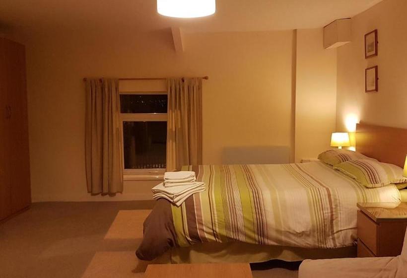 ベッドアンドブレックファースト Cross Oak Inn