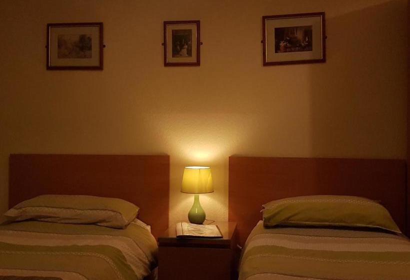 ベッドアンドブレックファースト Cross Oak Inn