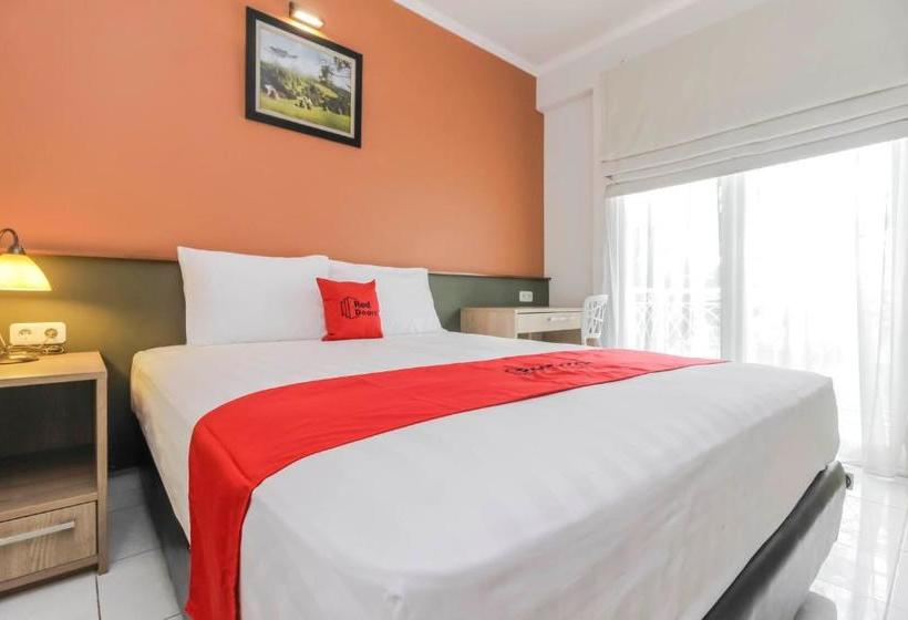 Pansiyon Reddoorz Syariah Plus @ Jatibening