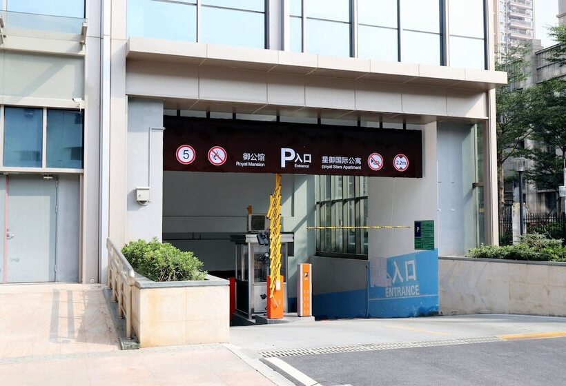 Royal Star Apartment