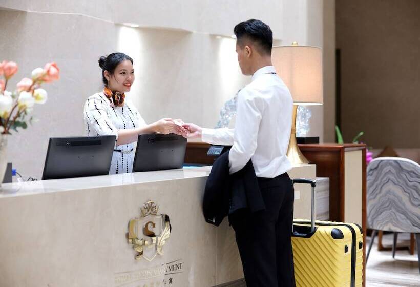 Royal Star Apartment