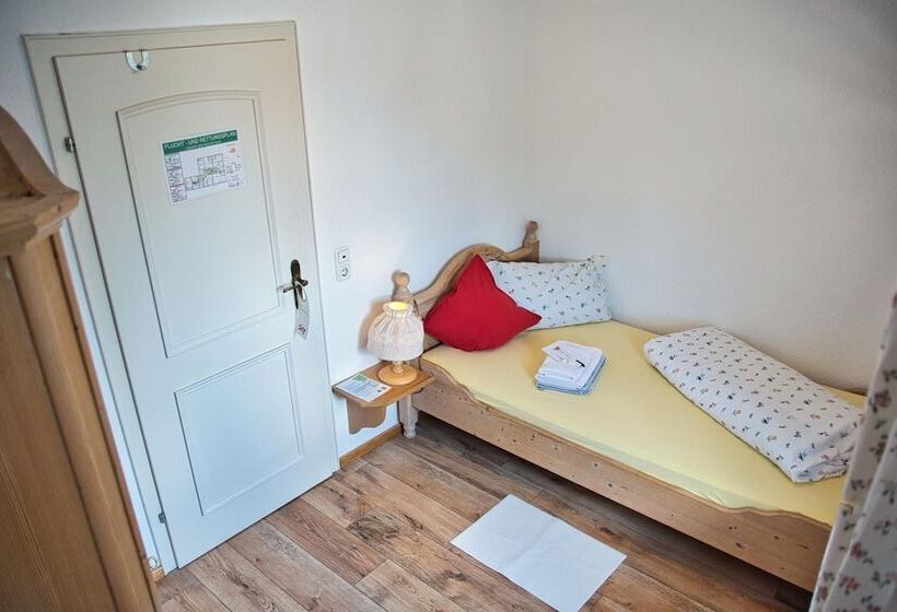 ユースホステル Landgasthof Zum Stern Wasserkuppe Rhon