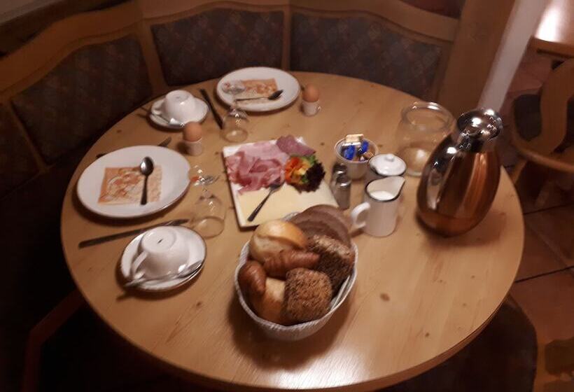 ユースホステル Landgasthof Zum Stern Wasserkuppe Rhon