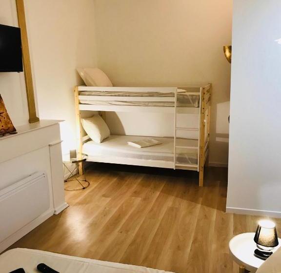 مبيت وإفطار Home Saint Michel Restaurant Chicken Cabana