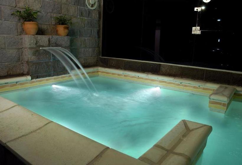 Otel Altos Del Valle