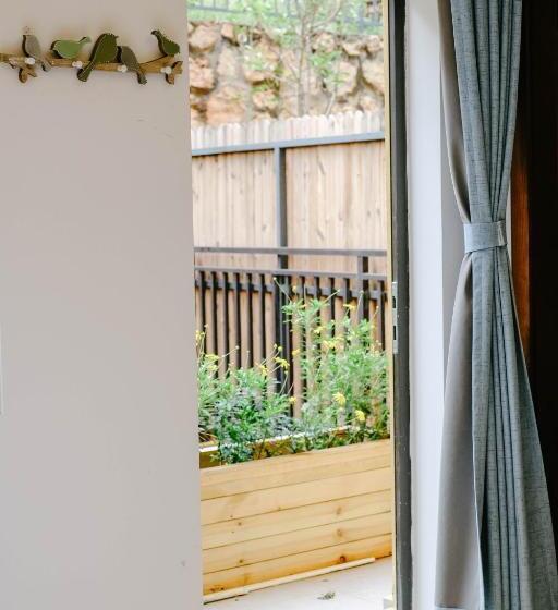 Пансион Dali Lila's House Seaview Guesthouse