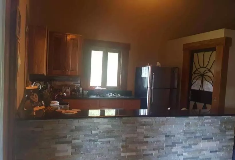 ユースホステル Bodhi Santa Catalina