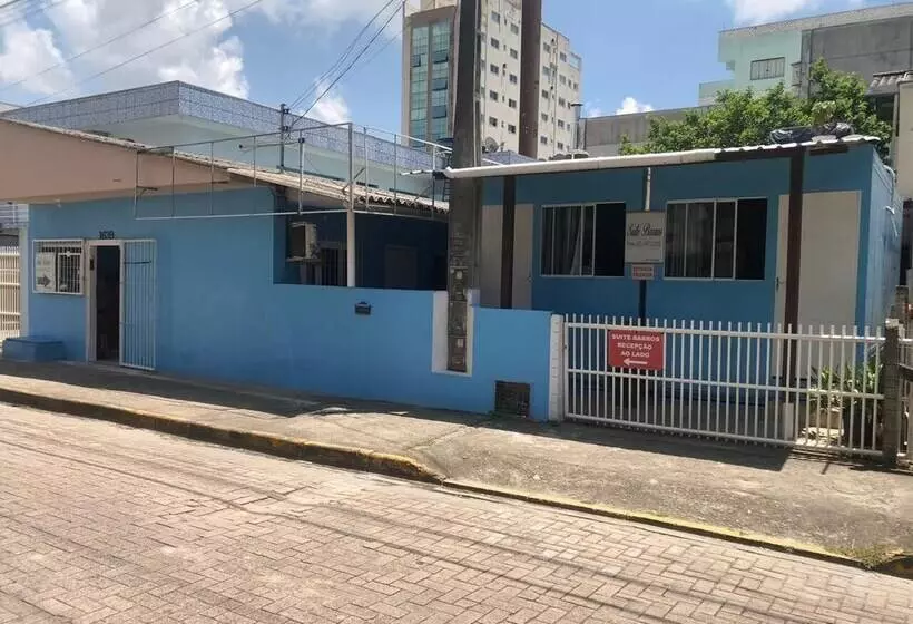 ユースホステル Suíte Barros