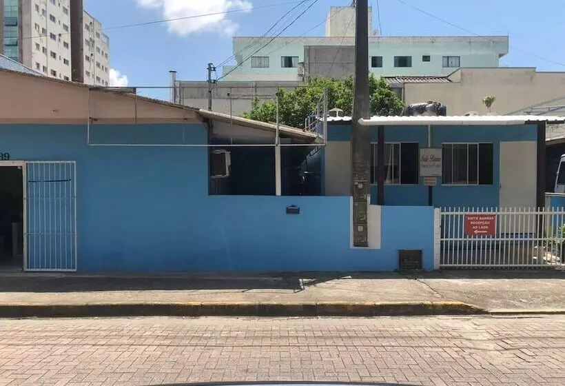 ユースホステル Suíte Barros