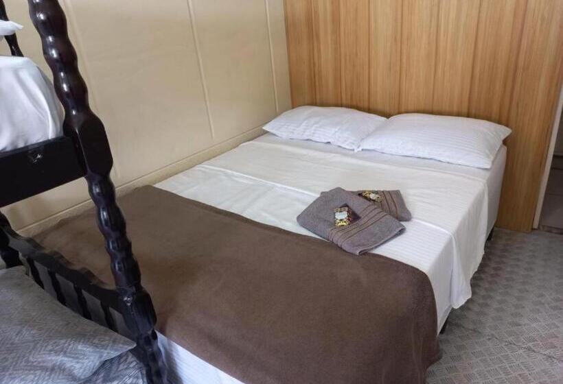 ユースホステル Suíte Barros