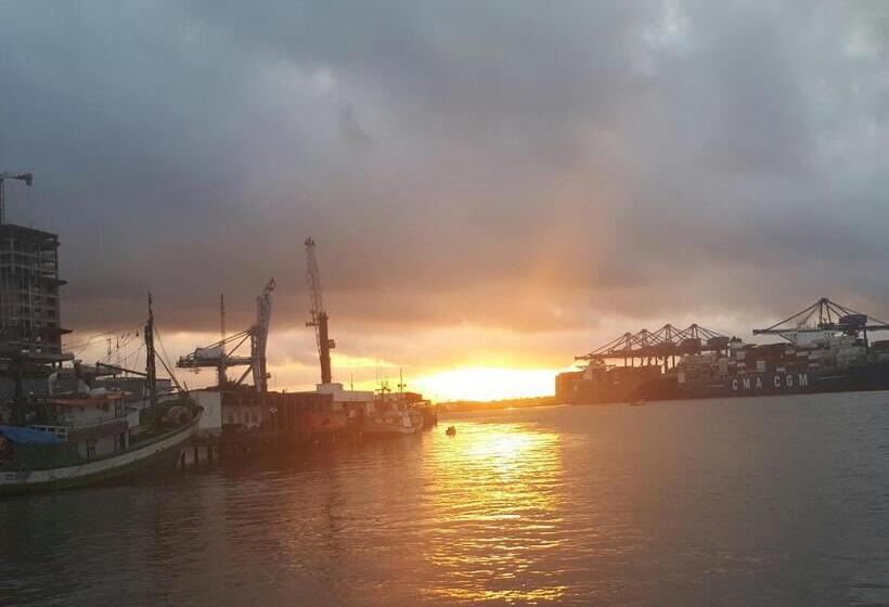 ユースホステル Suíte Barros