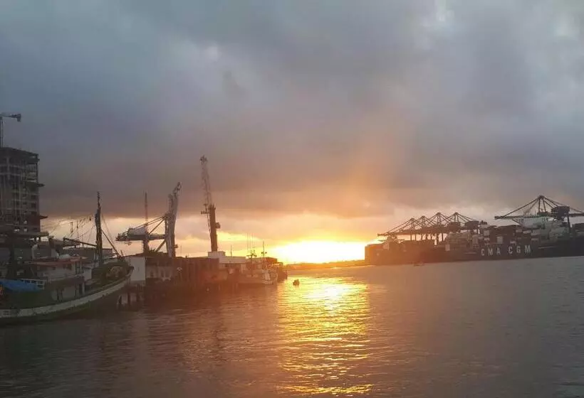 ユースホステル Suíte Barros