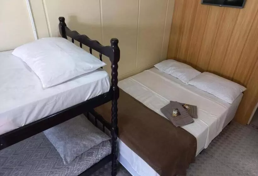 ユースホステル Suíte Barros