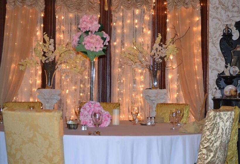 Carleton House Bed And Breakfast