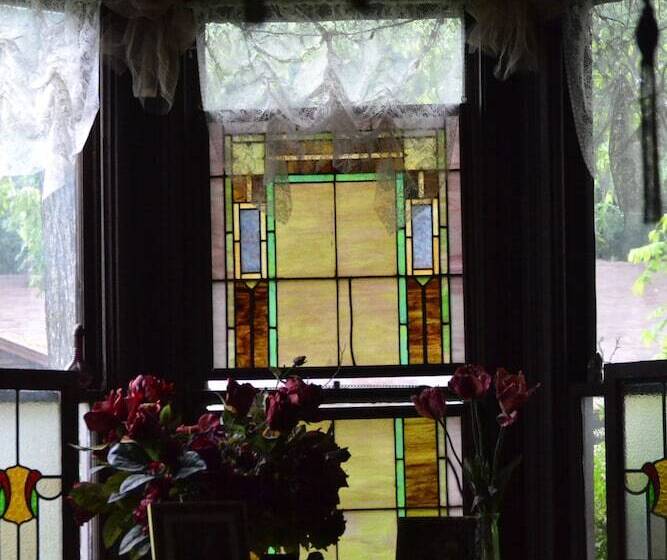 Carleton House Bed And Breakfast