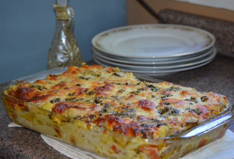 Carleton House Bed And Breakfast