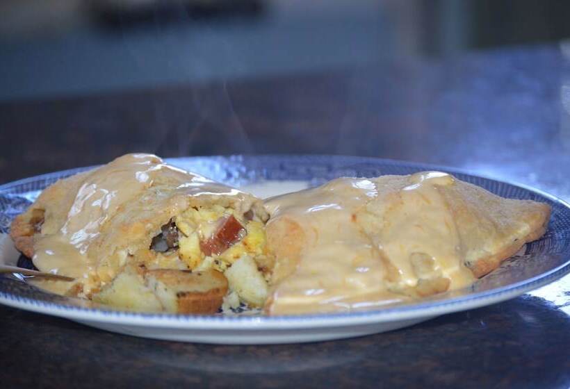 Carleton House Bed And Breakfast