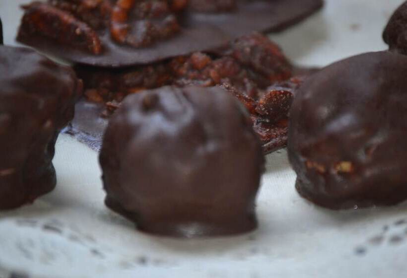 Carleton House Bed And Breakfast