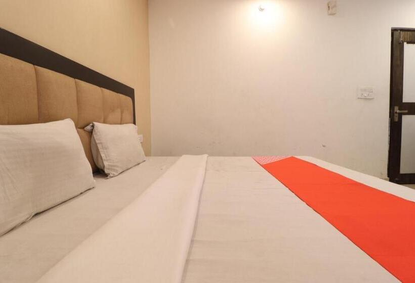 فندق The Ganges Glory