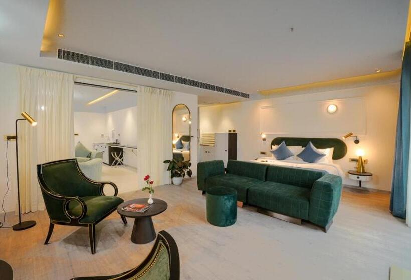 فندق Pushpak Grande