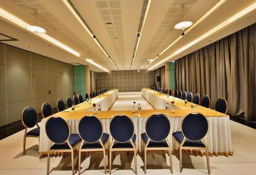 ホテル Pushpak Grande