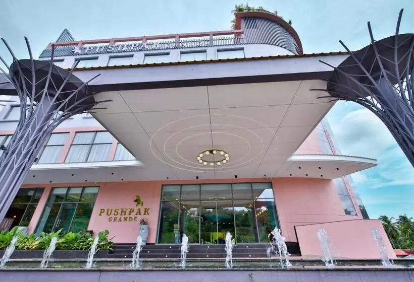 ホテル Pushpak Grande