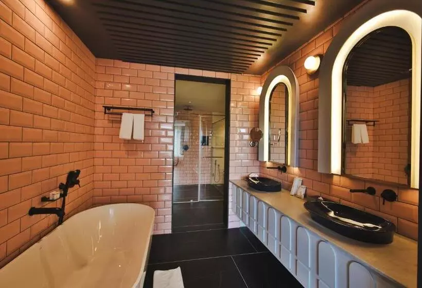 ホテル Pushpak Grande