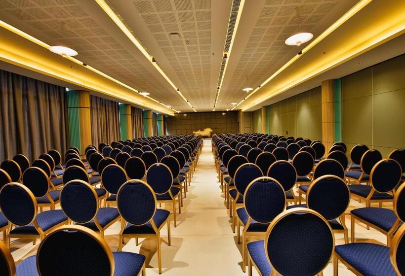 فندق Pushpak Grande