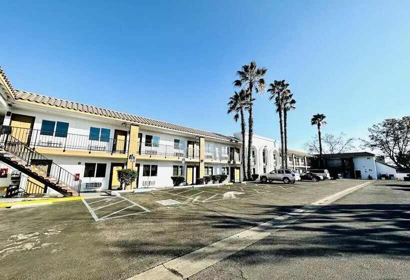 モーテル Casa Blanca Express & Suites Cypress Buena Park   Anaheim Area