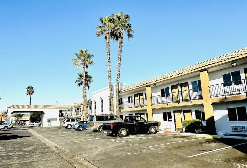 モーテル Casa Blanca Express & Suites Cypress Buena Park   Anaheim Area