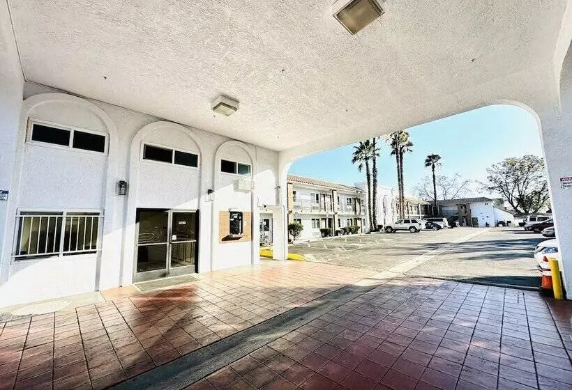 モーテル Casa Blanca Express & Suites Cypress Buena Park   Anaheim Area