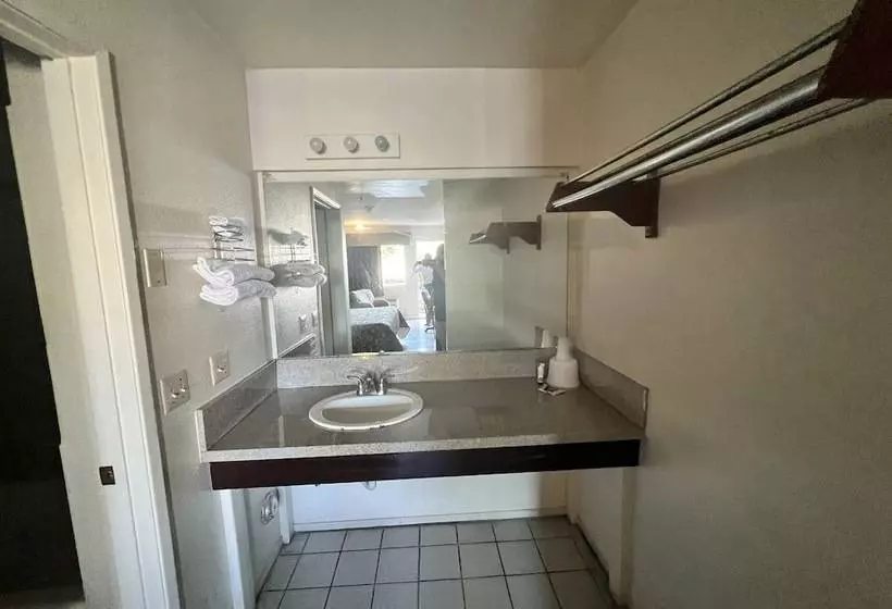 モーテル Casa Blanca Express & Suites Cypress Buena Park   Anaheim Area