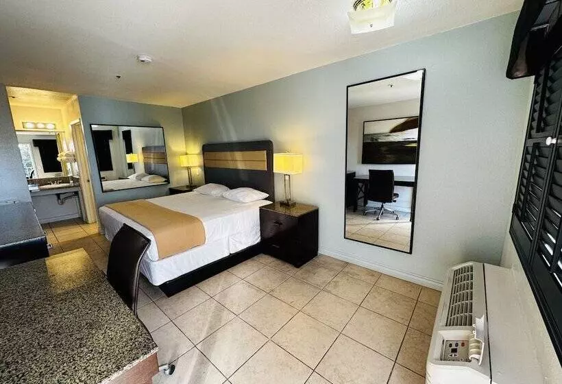 モーテル Casa Blanca Express & Suites Cypress Buena Park   Anaheim Area