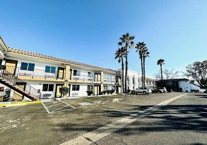 モーテル Casa Blanca Express & Suites Cypress Buena Park   Anaheim Area