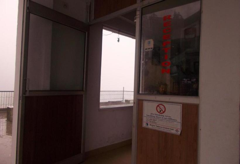 هتل Nice Place Near Cart Road