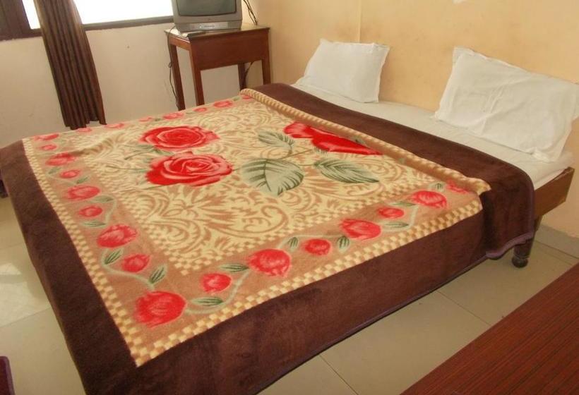 هتل Nice Place Near Cart Road