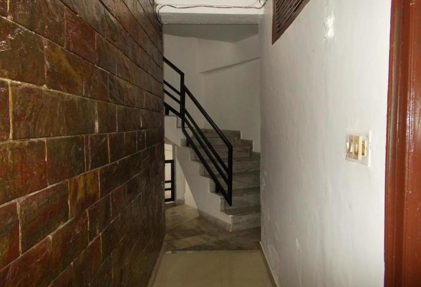 هتل Nice Place Near Cart Road