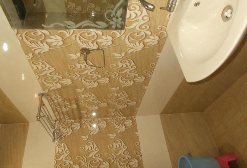 هتل Nice Place Near Cart Road