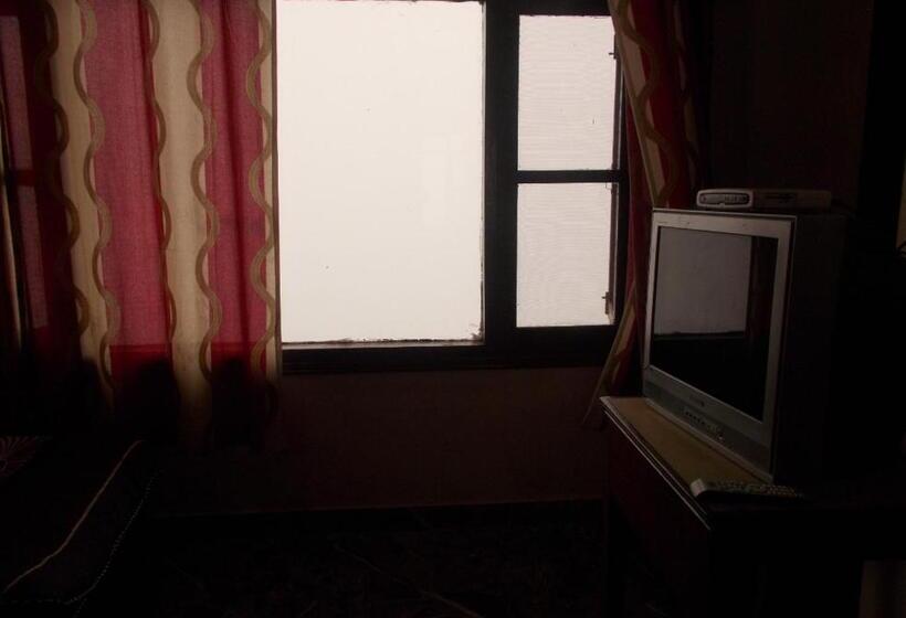 هتل Nice Place Near Cart Road