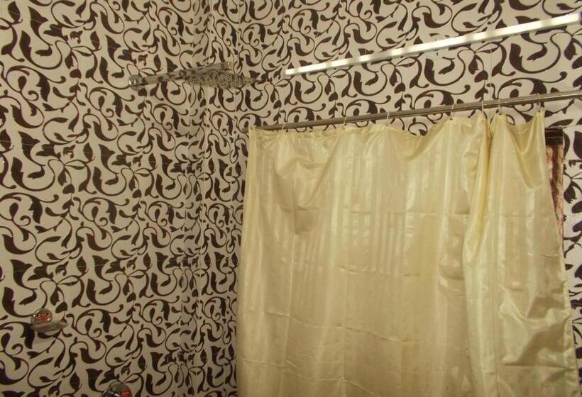 هتل Nice Place Near Cart Road